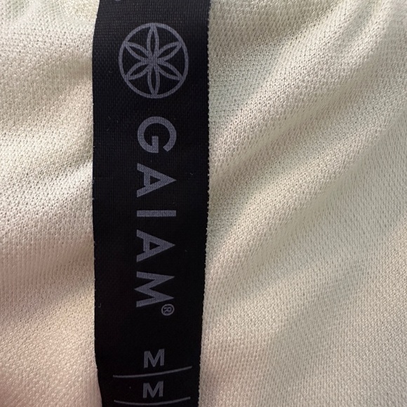 Gaiam light yellow lined shorts - Picture 4 of 5